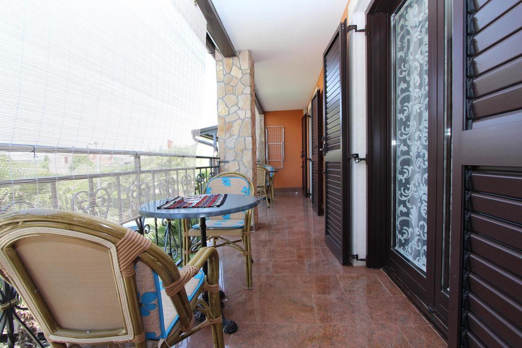 Apartments Marlina 罗维尼 客房 照片